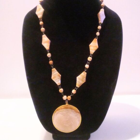 Vintage Mexican Agate Etched Pendant Necklace - Picture 1 of 6